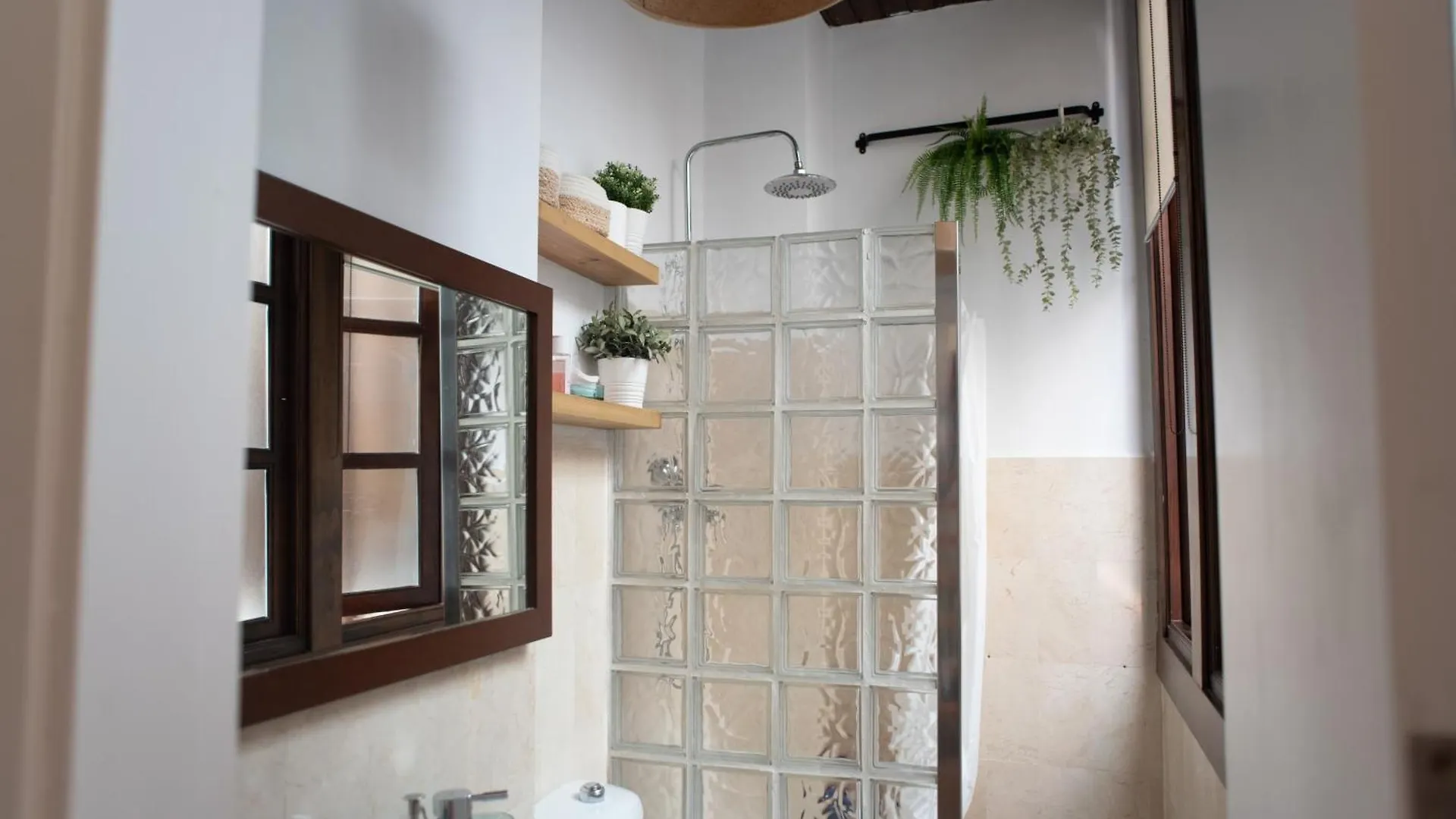 Cozy & Quiet Apartment In The Center Malaga