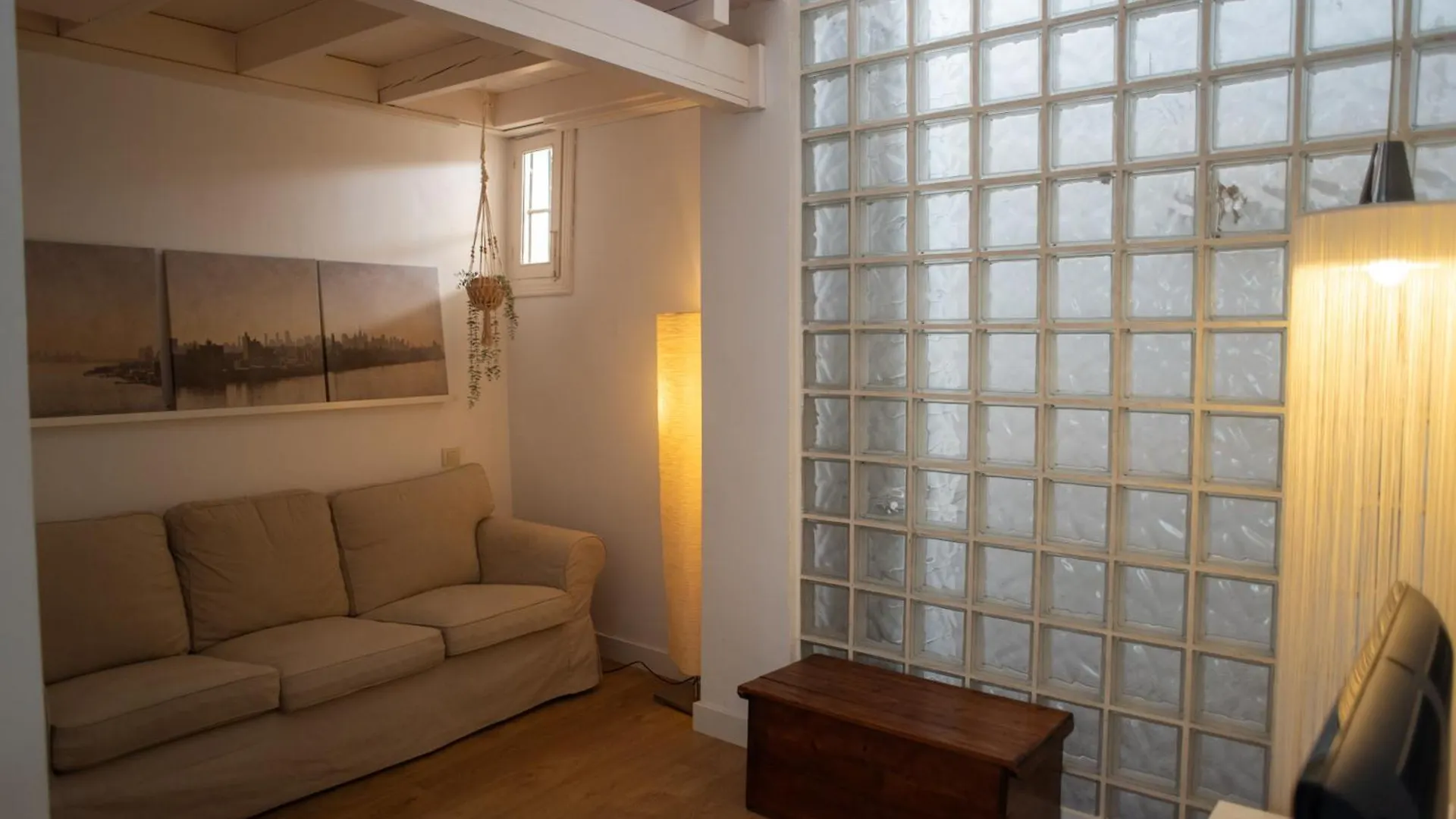 Cozy & Quiet Apartment In The Center Malaga