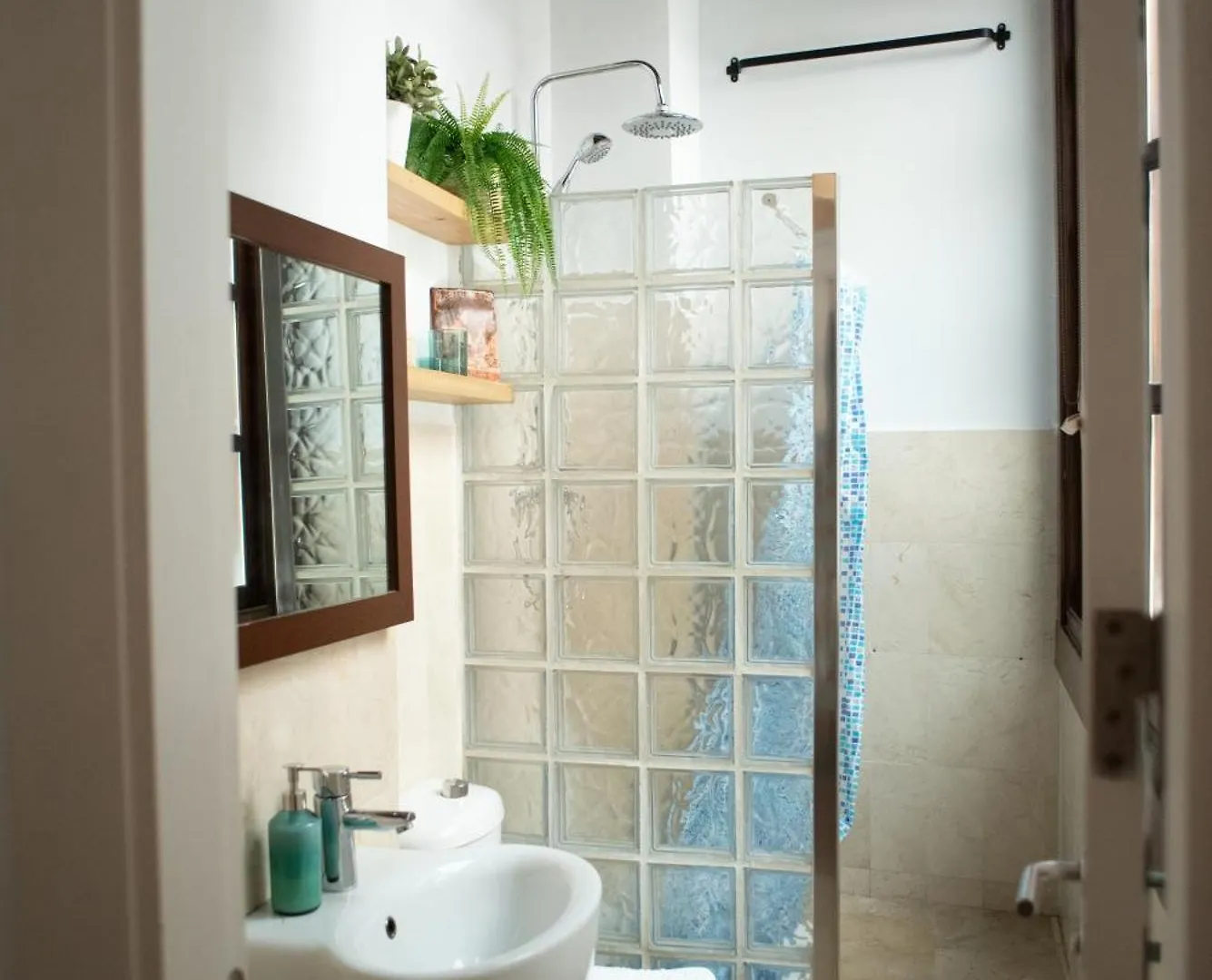 Cozy & Quiet Apartment In The Center Malaga